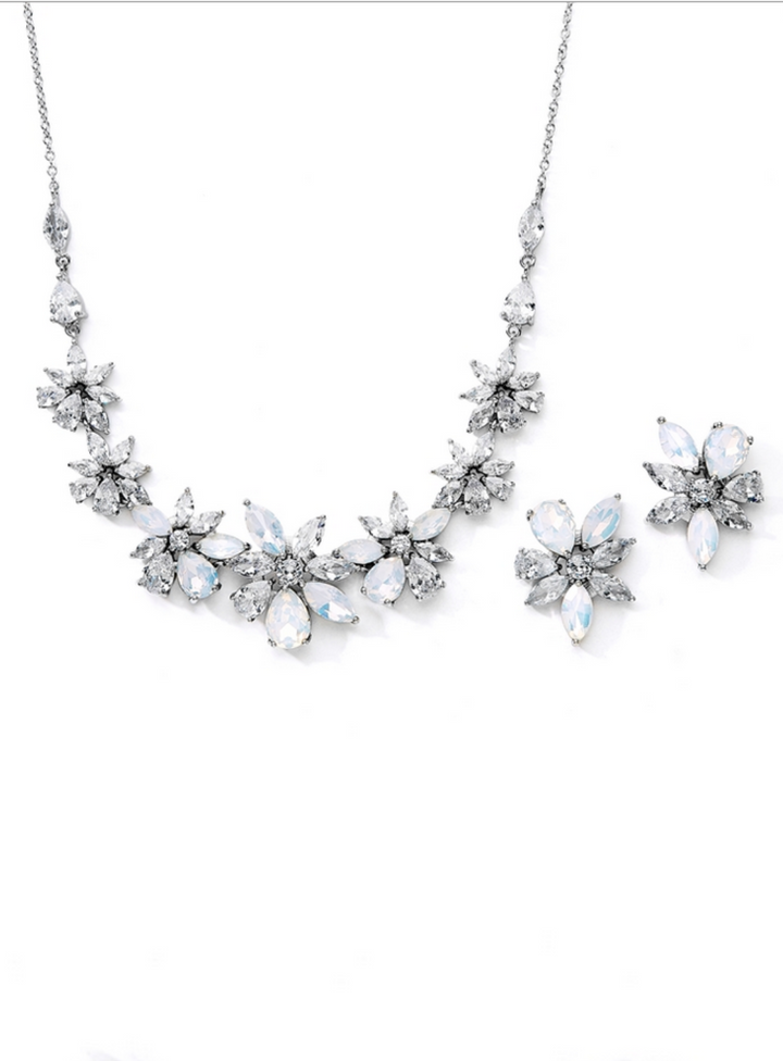 Sarin Necklace and Earrings Set