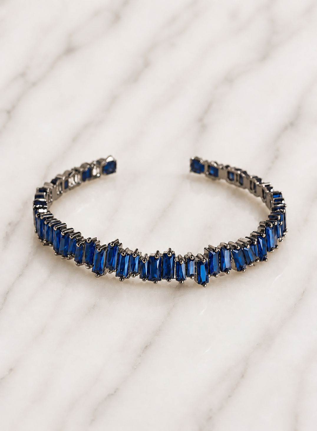 Hollis Bangle