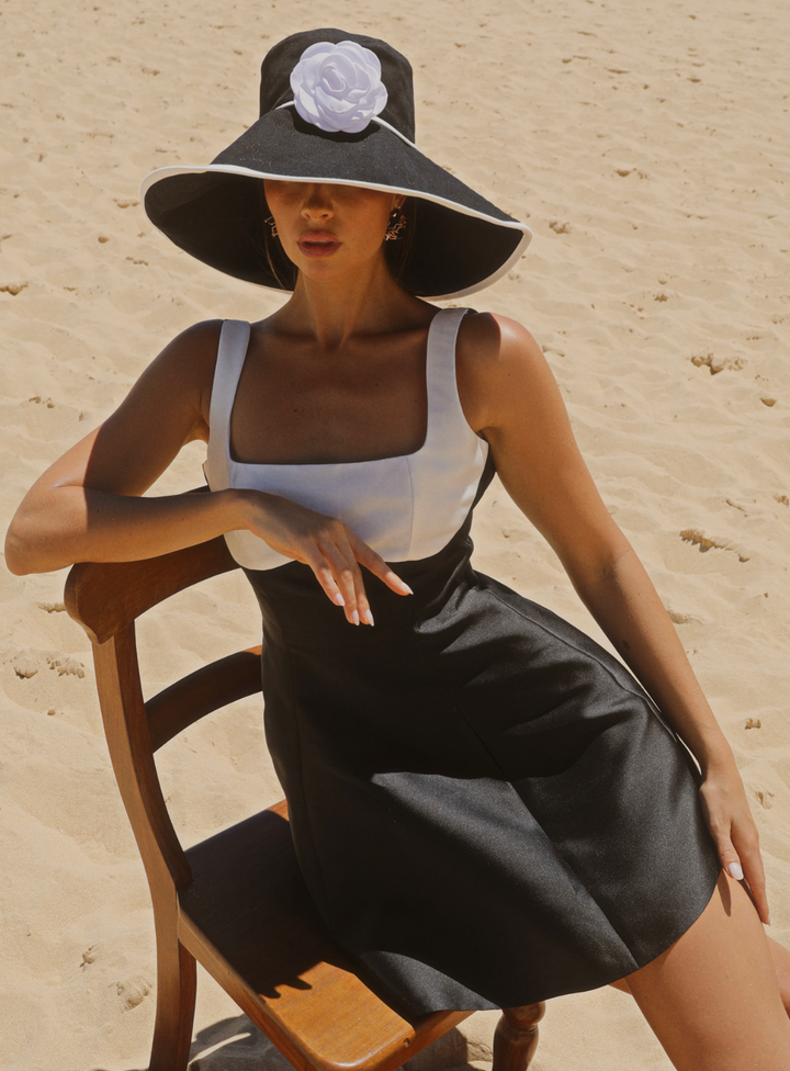 Monochrome mini dress for the races